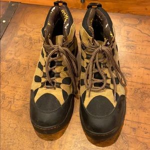 Magnetic Cougar Paws